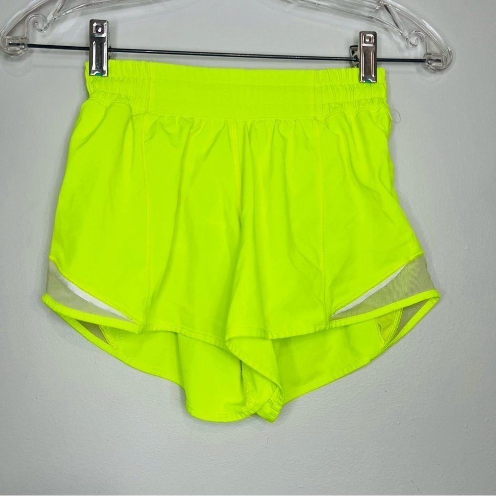 Lululemon Hotty Hot Short II *Long 4" Florid Flash size 2 - Picture 5 of 5